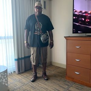 Meet your Posher, Leroy